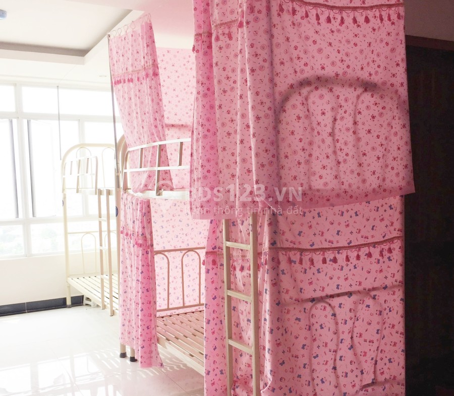 Cần nữ thuê giừơng ký túc xá chuẩn 3sao có hồ bơi Q8