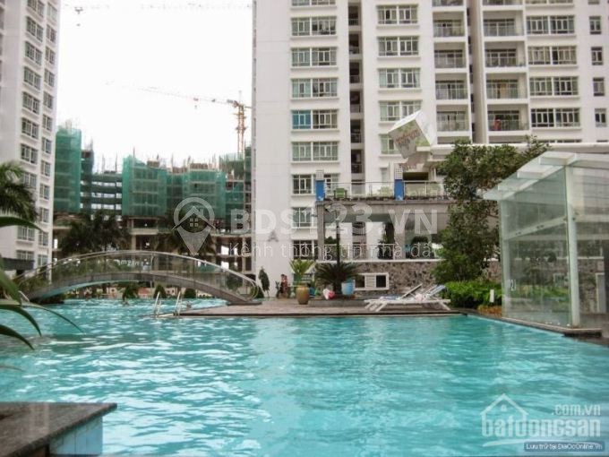 Cần nữ thuê giừơng ký túc xá chuẩn 3sao có hồ bơi Q8