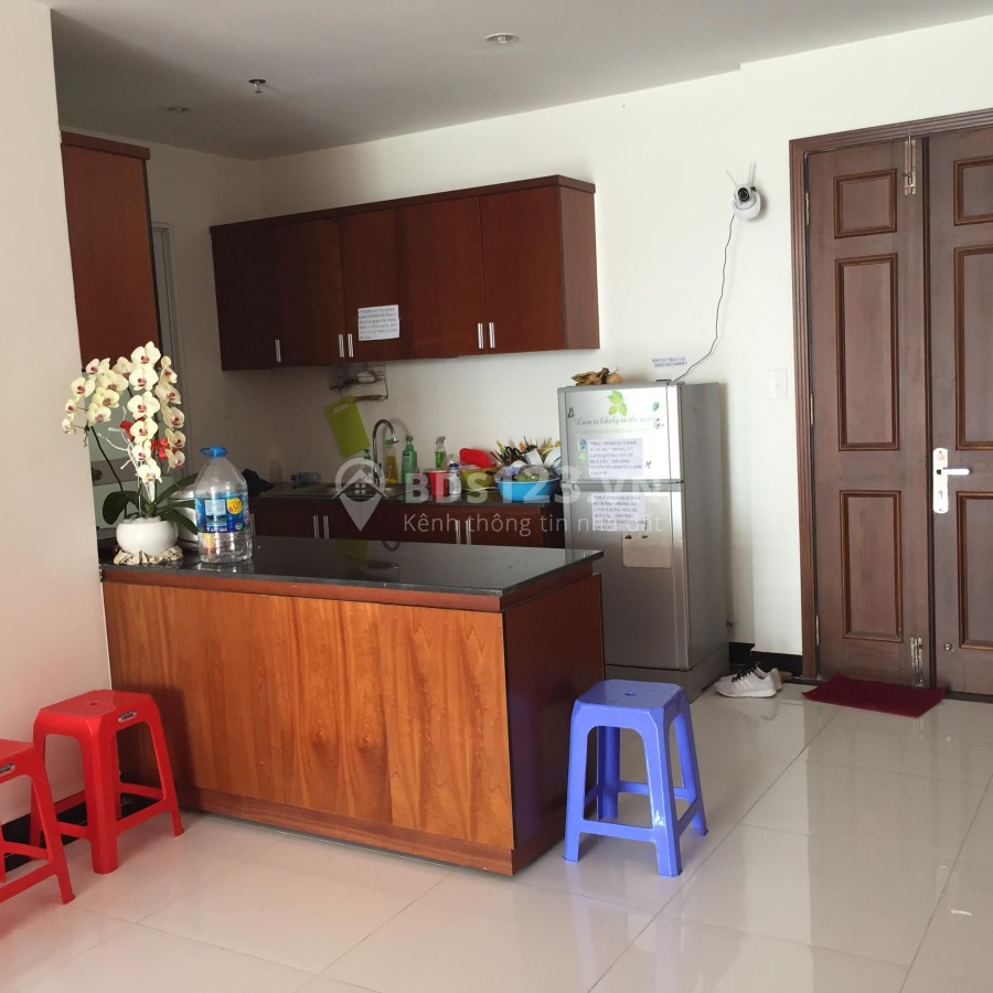 Cần nữ thuê giừơng ký túc xá chuẩn 3sao có hồ bơi Q8
