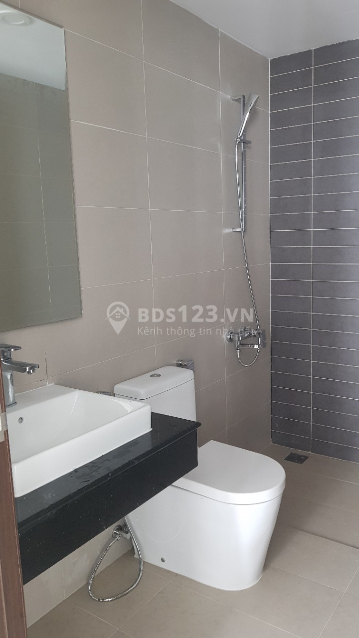 Cần sang nhượng căn hộ Sunrise Riverside 2 phòng, 70m giá tốt. Lh 0938011552