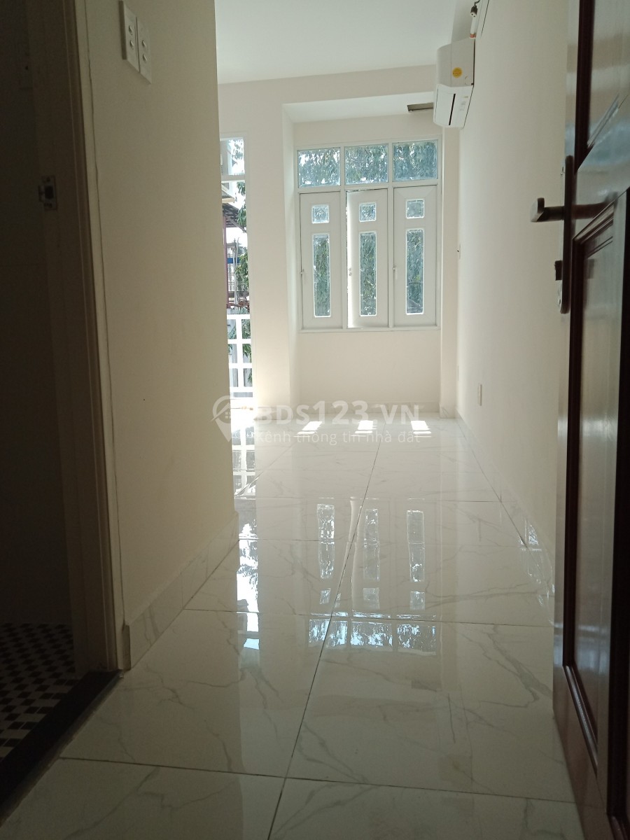 Phòng BAN CÔNG VIEW ĐẸP ngay mặt Trường Sa