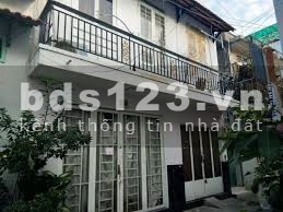 Nhà nhỏ cho thuê gấp, thích hợp gia đình ít người