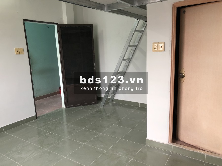 Cho thuê phòng trọ diện tích rộng đẹp có gác + nhà bếp + chậu rửa, giờ tự do, không thu phí xe