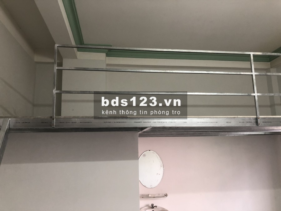 Cho thuê phòng trọ diện tích rộng đẹp có gác + nhà bếp + chậu rửa, giờ tự do, không thu phí xe