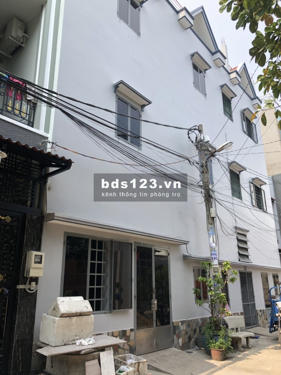 Cho thuê phòng trọ diện tích rộng đẹp có gác + nhà bếp + chậu rửa, giờ tự do, không thu phí xe