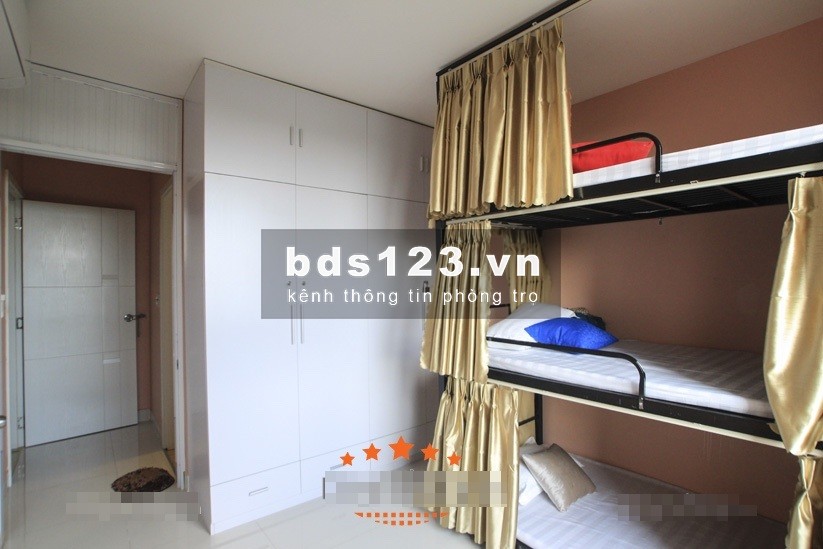 Giường tầng nữ ngay trung tâm quận 1 và 5