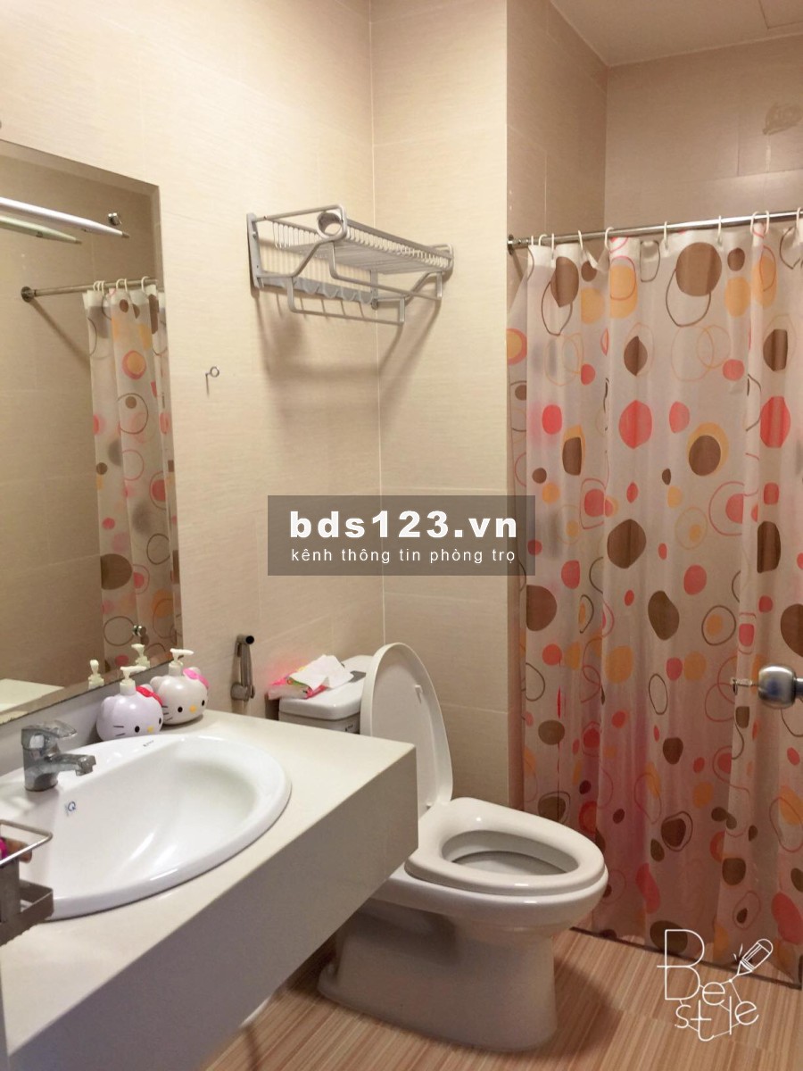 Giường tầng nữ ngay trung tâm quận 1 và 5