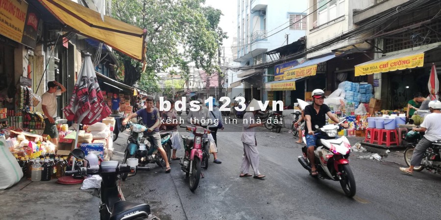 Cho thuê nhà nguyên căn mặt tiền đường, ngay bến xe chợ lớn, LH: 0941 848 908