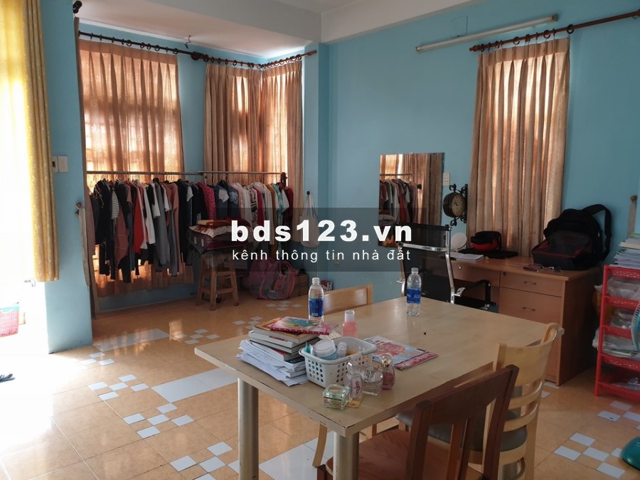 Tìm nữ ở ghép, phòng đối diện sthị Emart PVTrị - 800k/người