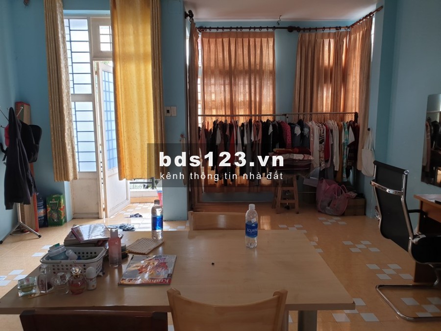 Tìm nữ ở ghép, phòng đối diện sthị Emart PVTrị - 800k/người
