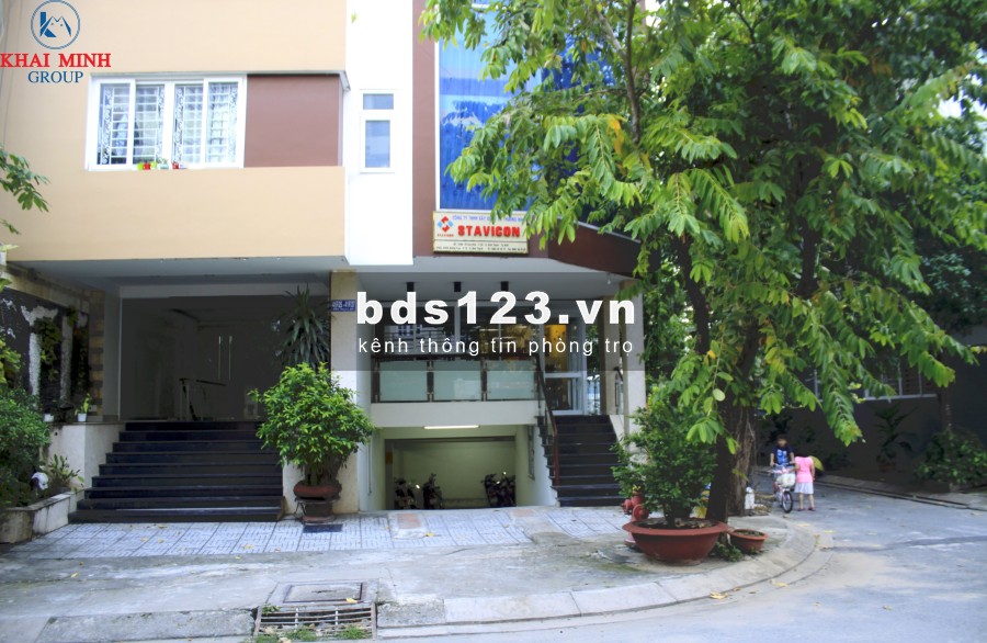 Văn phòng CỰC ĐẸP- 90m2, góc 2 mặt tiền, có sân trước và sau, kế bên ĐH Văn Lang CS3