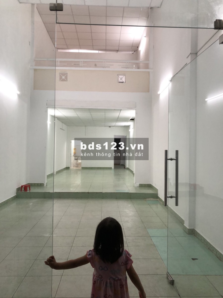 Cho thuê mặt bằng, nhà nguyên căn mặt tiền 372 Nguyễn Văn Công, F3, Gò Vấp
