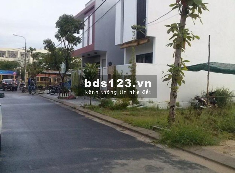Lô góc 2mt B82 khu Kim Sơn phường Tân Phong Quận 7, đường thông