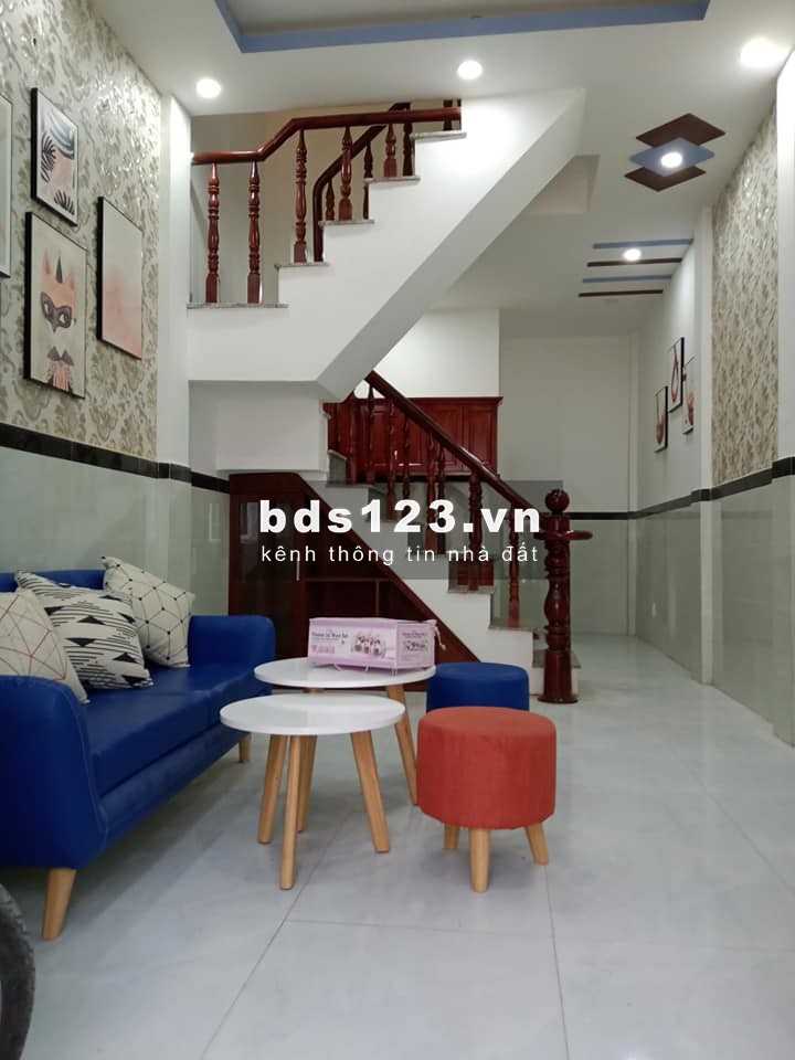 Đổi nhà lớn bán nhà nhỏ ngay UBND Bình Hưng Hòa- khu tái định cư Quận 5, 2 lầu 1.65 tỷ