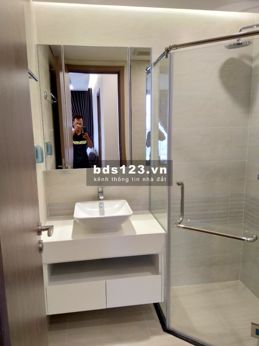 Cho thuê căn hộ cao cấp 2 phòng ngủ tại Vinhomes Metropolis - 79m2