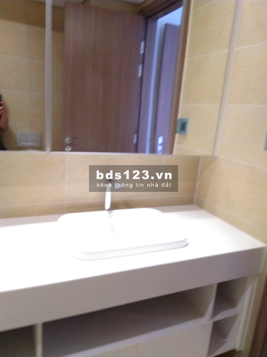 Cho thuê căn hộ cao cấp 2 phòng ngủ tại Vinhomes Metropolis - 79m2