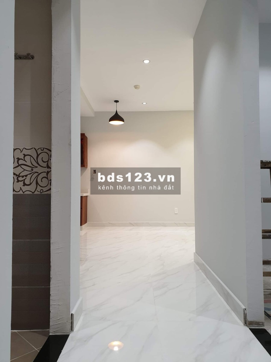 Cho thuê căn hộ Phú Hoàng Anh, 129m2, nhà trống, 9,5tr/th.LH 0938011552