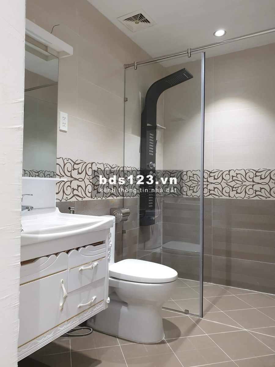 Cho thuê căn hộ Phú Hoàng Anh, 129m2, nhà trống, 9,5tr/th.LH 0938011552