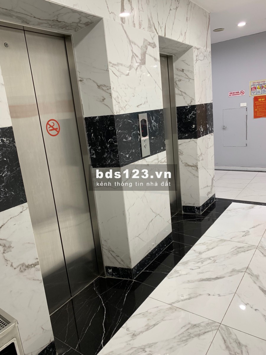 Cho thuê văn phòng Ba Đình, 152 Phó Đức Chính-Cửa Bắc, 12 tầng, Dt 125m2/ 27 triệu tầng 10 view Tây Hồ