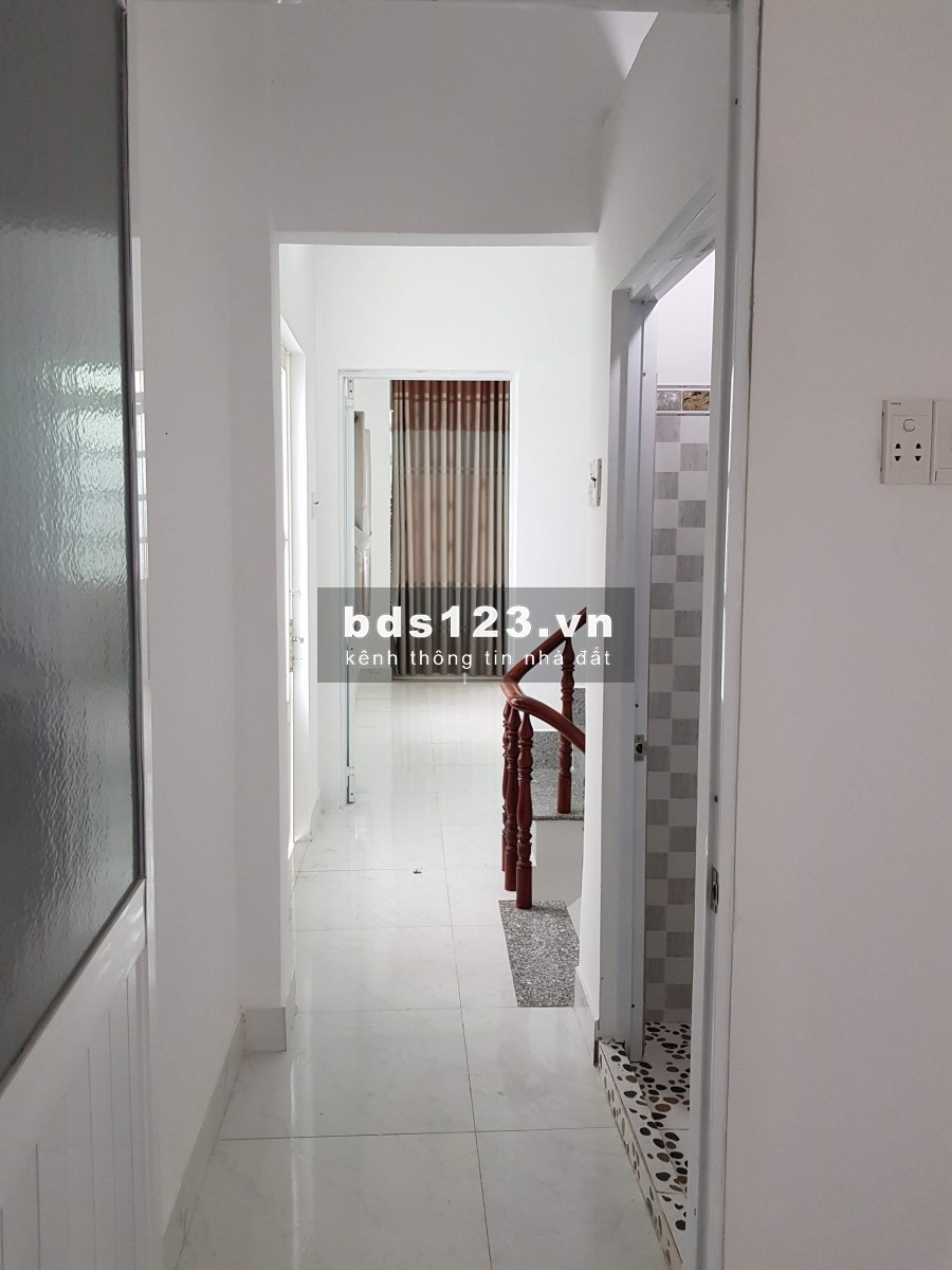 Cho thuê nhà nguyên căn 1 trệt 2 lầu tại số 127/27 Mễ Cốc, P15, Quận 8, TPHCM