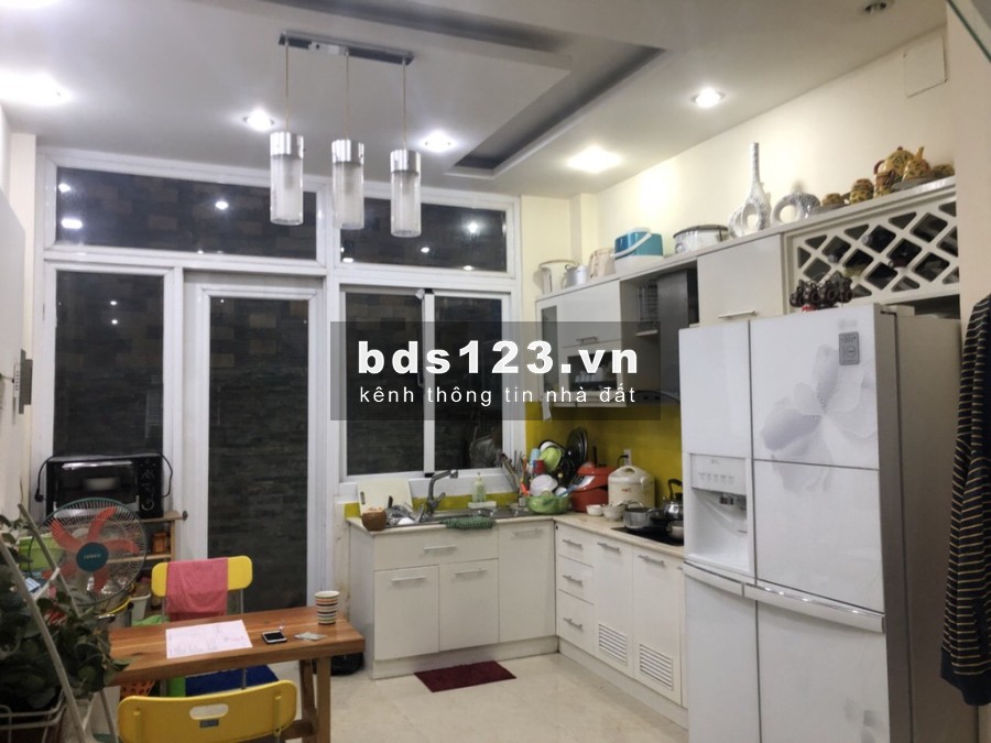 nhà 173 đường 79 phường tân quy Q7. dt 9x20m đang cho thuê giá 27,5 tỷ