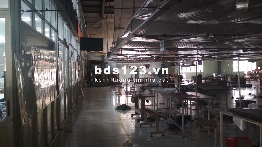 Cho thuê gấp kho xưởng mặt tiền Nguyễn Văn Quá gần Quang Trung, Quận 12, DT 3.100m2, giá tốt Q.12