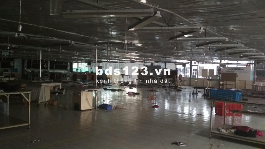 Cho thuê gấp kho xưởng mặt tiền Nguyễn Văn Quá gần Quang Trung, Quận 12, DT 3.100m2, giá tốt Q.12