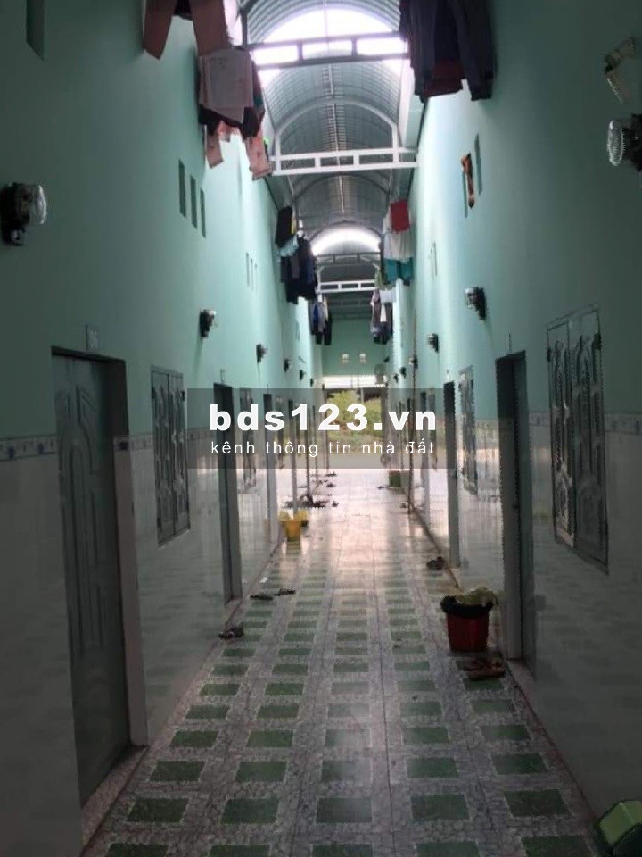 Nợ nặng lãi cần bán hết tất cả tài sản gồm 6 dãy nhà trọ, 1 căn nhà 1 trệt, 1 lầu còn mới