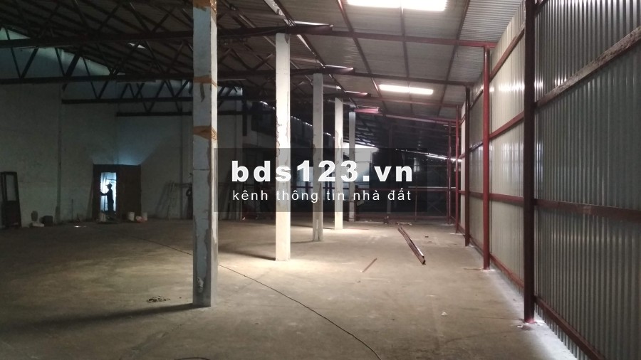 Cần cho thuê kho xưởng mặt tiền đường Tân Kỳ Tân Quý, diện tích 1.500m2, giá tốt Quận Tân Phú