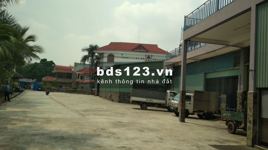 Cần cho thuê kho xưởng mặt tiền đường Tân Kỳ Tân Quý, diện tích 1.500m2, giá tốt Quận Tân Phú
