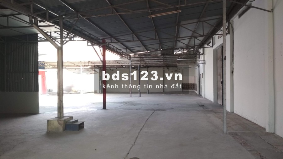 Cho thuê kho xưởng 2 mặt tiền đường Trần Văn Mười, Hóc Môn, diện tích 2.499m2, giá tốt