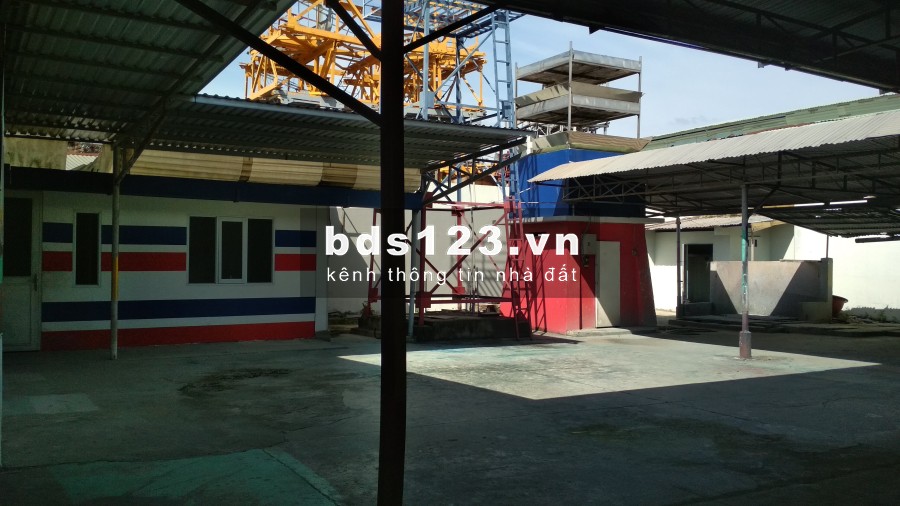 Cho thuê kho xưởng 2 mặt tiền đường Trần Văn Mười, Hóc Môn, diện tích 2.499m2, giá tốt