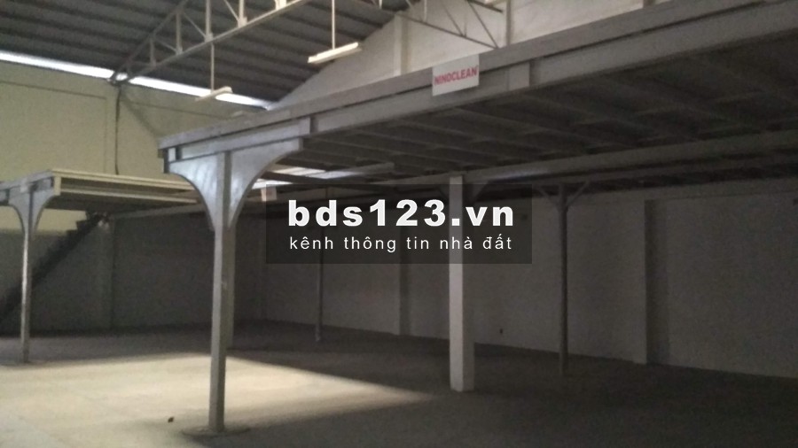 Cho thuê kho xưởng 2 mặt tiền đường Trần Văn Mười, Hóc Môn, diện tích 2.499m2, giá tốt