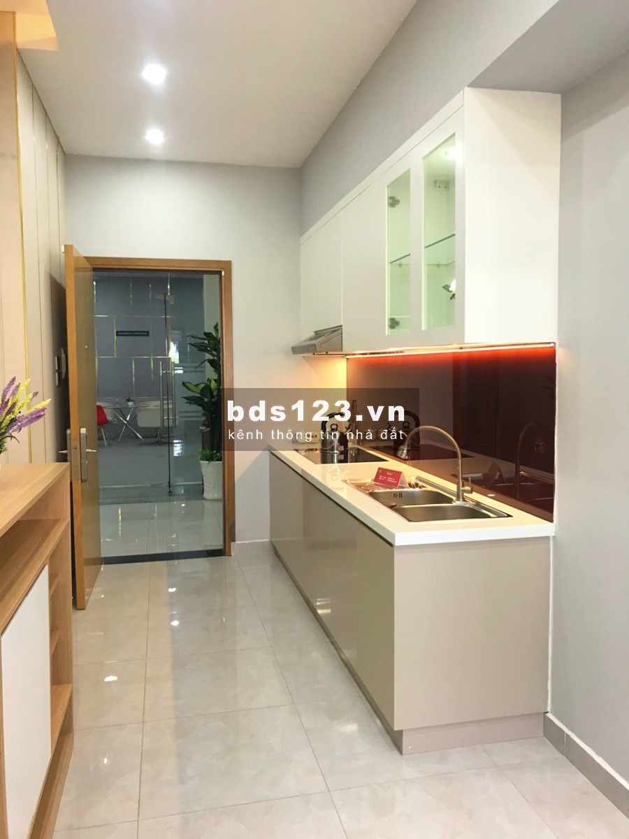 Căn hộ 2PN, 2WC dự án Sài Gòn Intela, Nguyễn Văn Linh, 1,35 tỷ view hồ bơi thoáng mát.