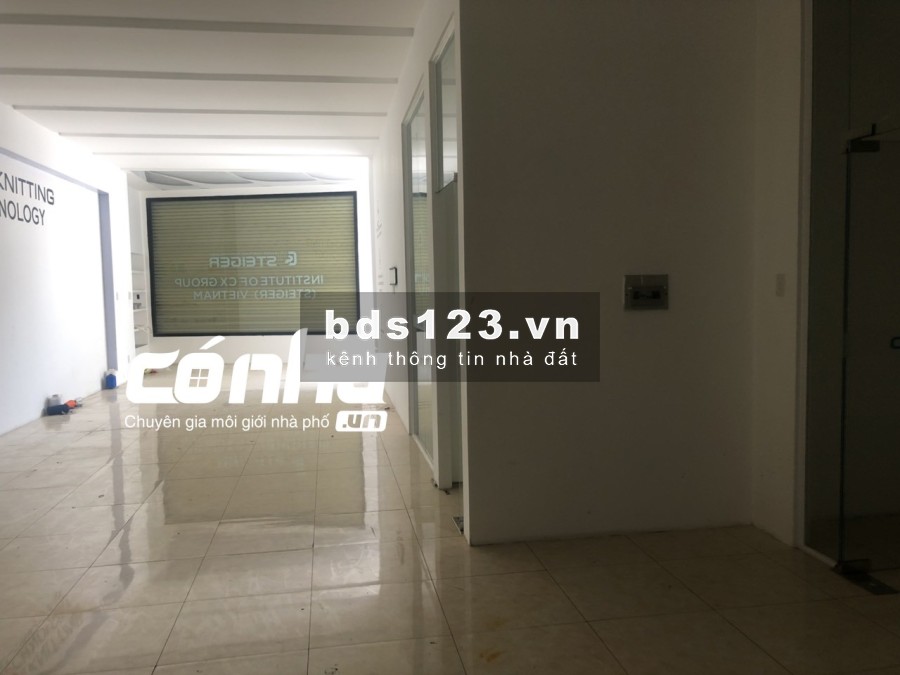 Cho thuê nhà mặt tiền khu chuyên văn phòng công ty sân bay Tân Sơn Nhất. 12x20m | có nhà