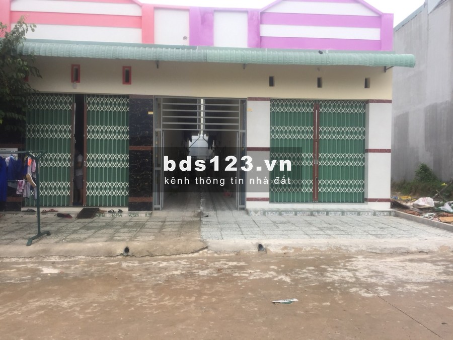 Kẹt tiền bán lô đất giá rẻ diện tích sử dụng 300m2 gần chợ khu công nghiệp