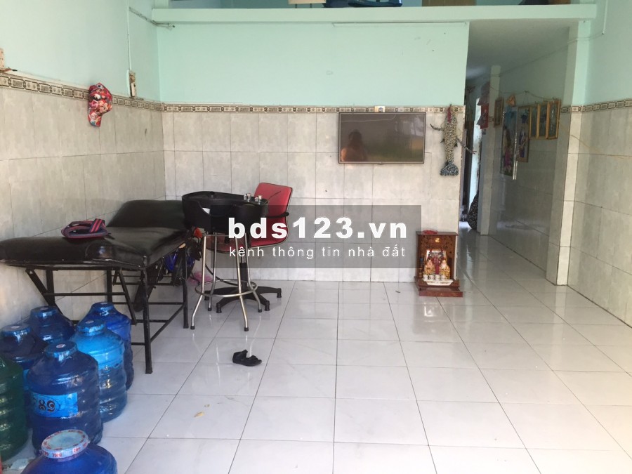 Kẹt tiền bán lô đất giá rẻ diện tích sử dụng 300m2 gần chợ khu công nghiệp