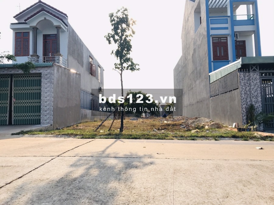 Bán gấp miếng đất 360m2 để qua tết sang bên Canada định cư
