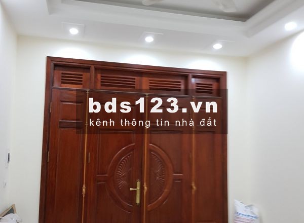 Nhà 5 Tầng, 38m2 Ngõ 158, Ngách 70 Nguyễn Văn Cừ LH: 039.888.1970