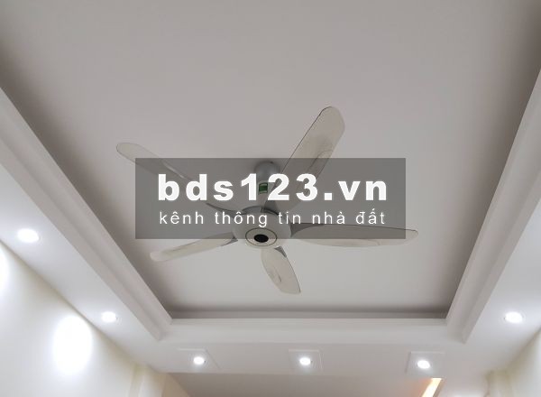 Nhà 5 Tầng, 38m2 Ngõ 158, Ngách 70 Nguyễn Văn Cừ LH: 039.888.1970