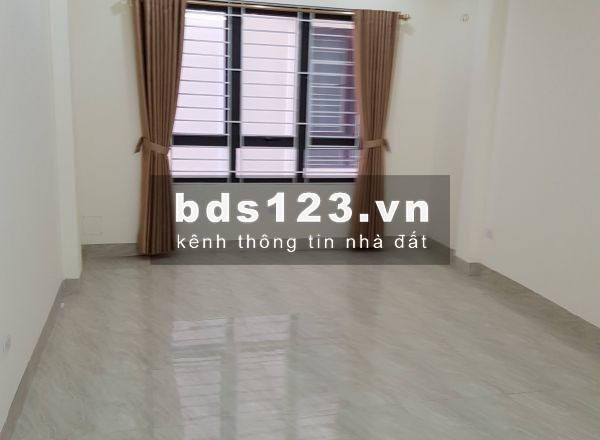 Nhà 5 Tầng, 38m2 Ngõ 158, Ngách 70 Nguyễn Văn Cừ LH: 039.888.1970