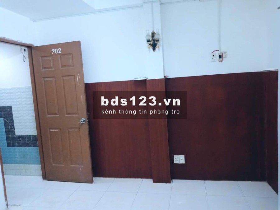 Phòng cho thuê giờ tự do wc trong Q3 mặt tiền