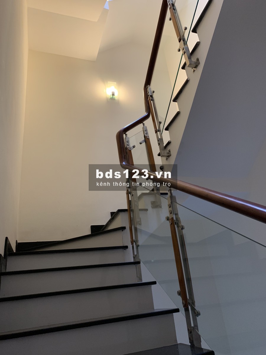 Phòng trọ quận Bình Thạnh kế ĐH Văn Lang-CS3 Đặng Thùy Trâm 100m (Chỉ Nữ)
