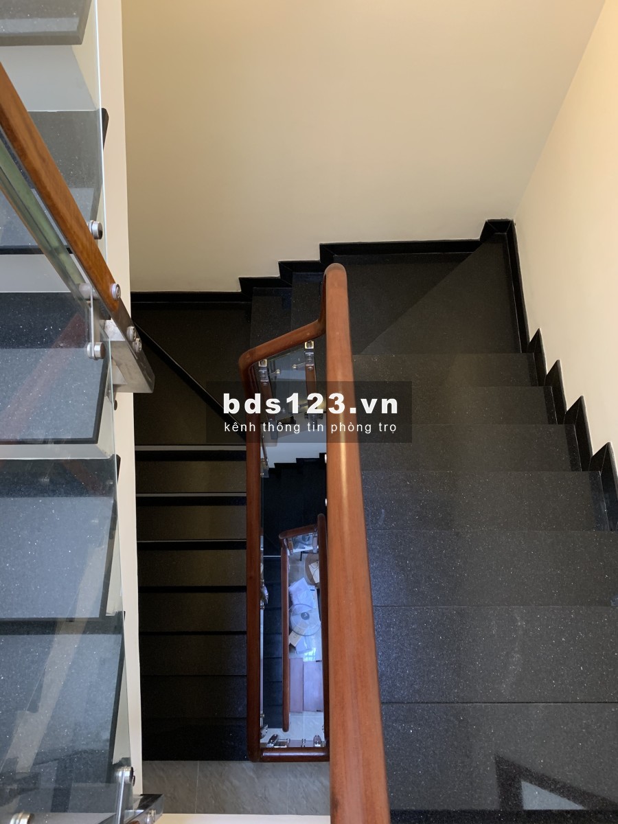 Phòng trọ quận Bình Thạnh kế ĐH Văn Lang-CS3 Đặng Thùy Trâm 100m (Chỉ Nữ)