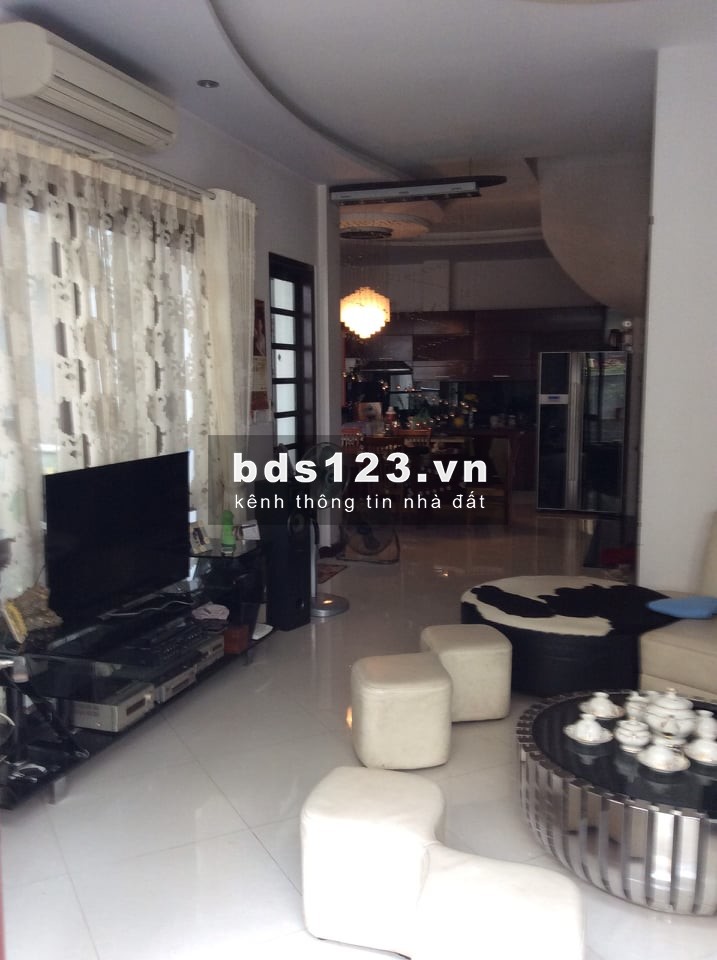 Cho thuê gấp nhà Vũ Phạm Hàm 160 m2 x 5 tầng siêu đẹp