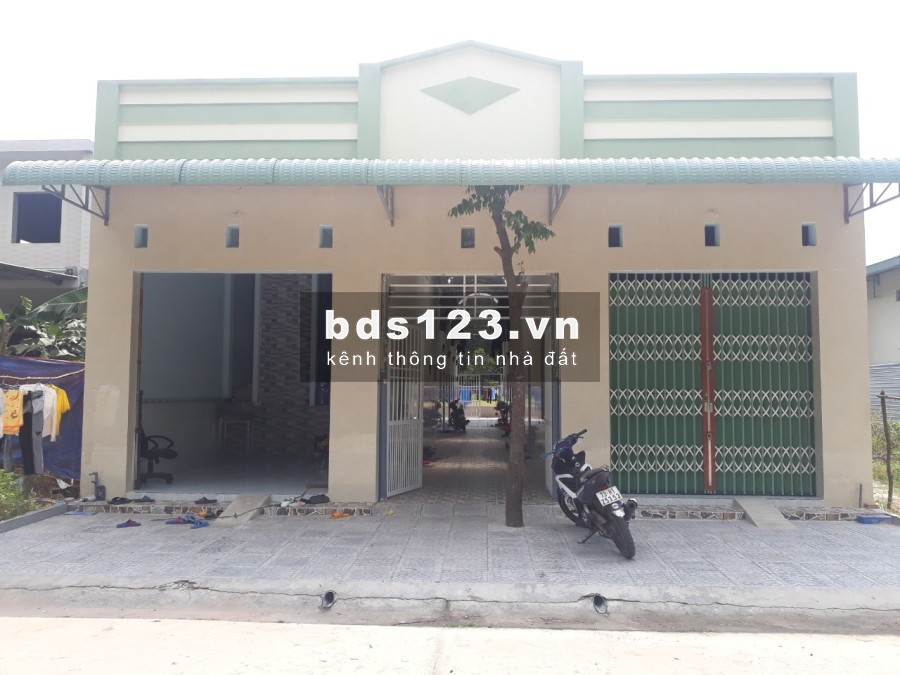 Chính chủ bán cặp nhà trọ 300m2 (10x30m) Mỹ Phước 3, thu nhập ngay 18 triệu/tháng