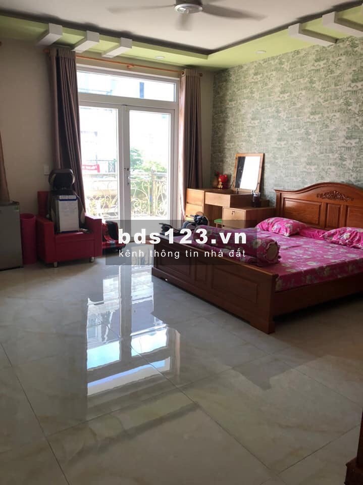Bán nhà mặt phố đường Nơ Trang Long Bình Thạnh, 10x22m, tặng nhà 5 lầu, thu nhập 150tr/tháng.