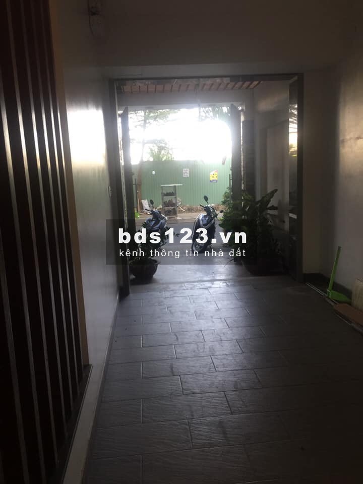 Cần bán gấp nhà nát Bạch Đằng, P. 2, Tân Bình DT: 10x17m, XD hầm 8 tầng. Giá: 25 tỷ TL