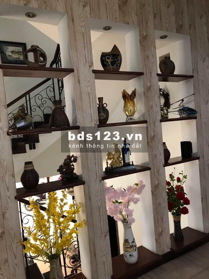 Bán nhà đường Hồng Hà, Tân Bình, 10x20m, cần bán trước tết