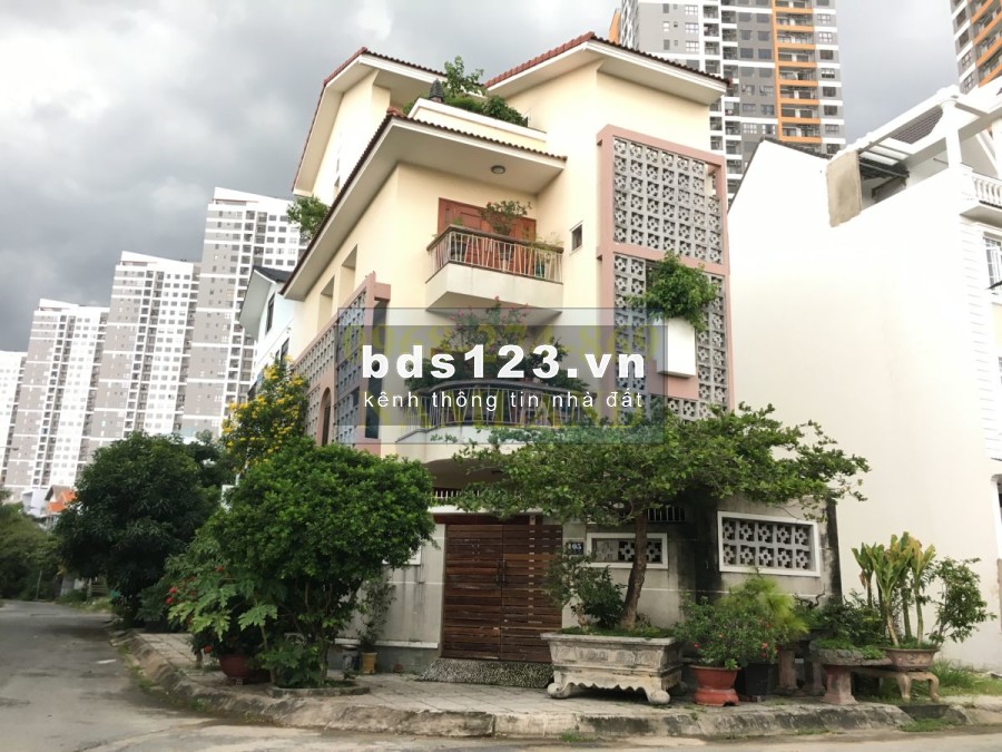 Villa hồ bơi đẹp 20x20 5pn phường Thảo Điền giá rẻ